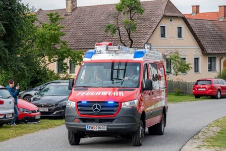 Auto kommt MB Sprinter
